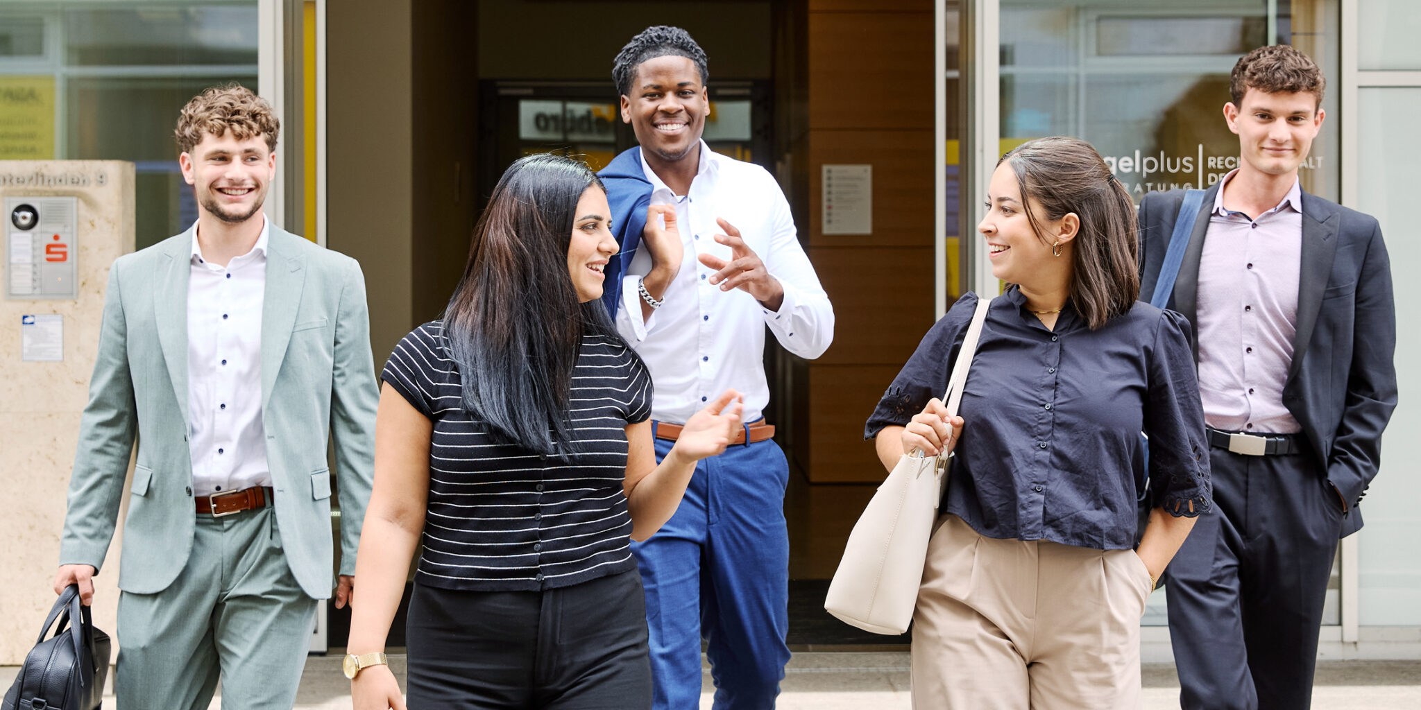 Recruiting_Azubis_Header-Slider_1600x800px_14