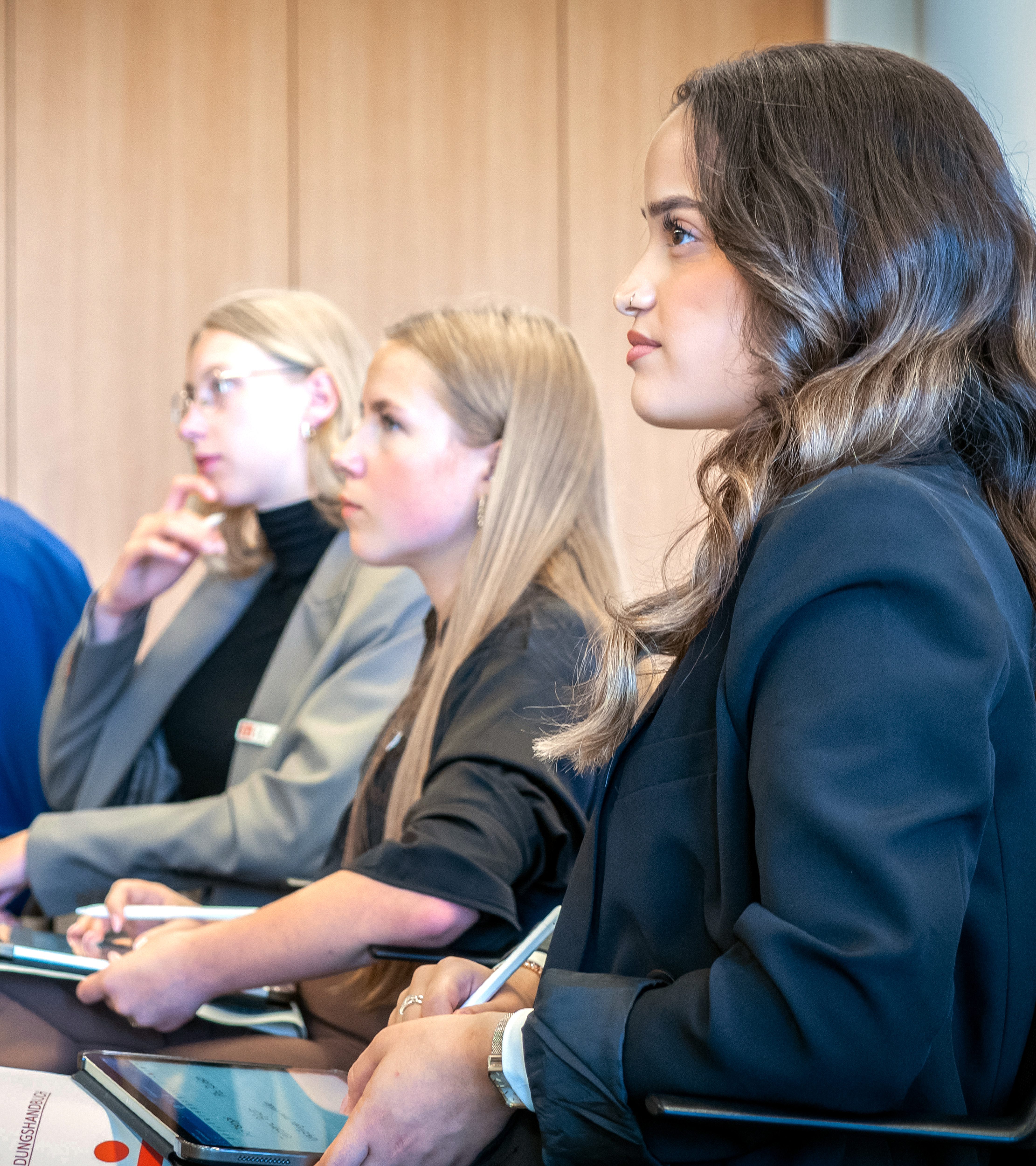 Recruiting_Azubi-Startseite_Header-Slider_1600x1800px_19