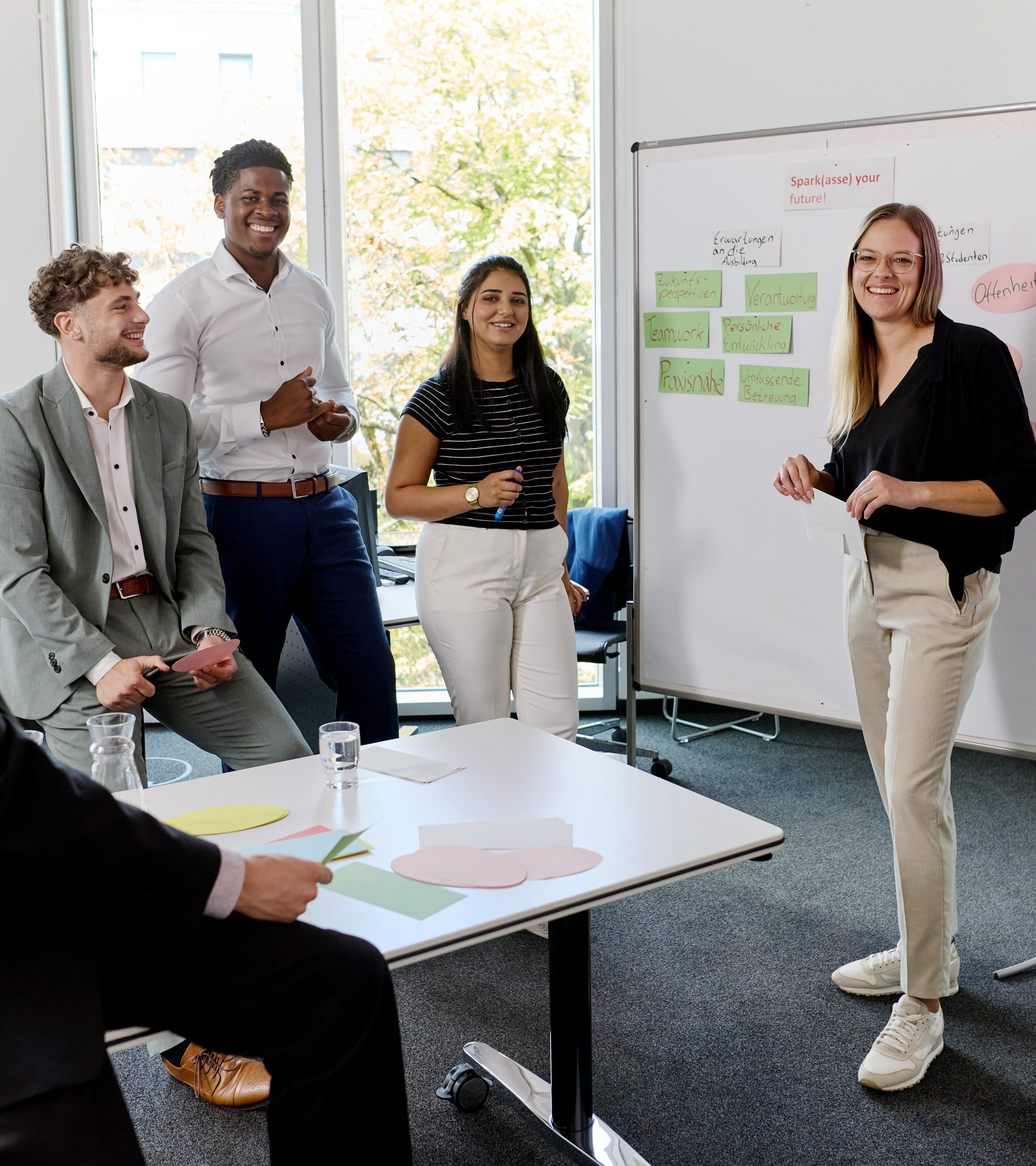 Recruiting_Azubi-Startseite_Header-Slider_1600x1800px_6-NEU